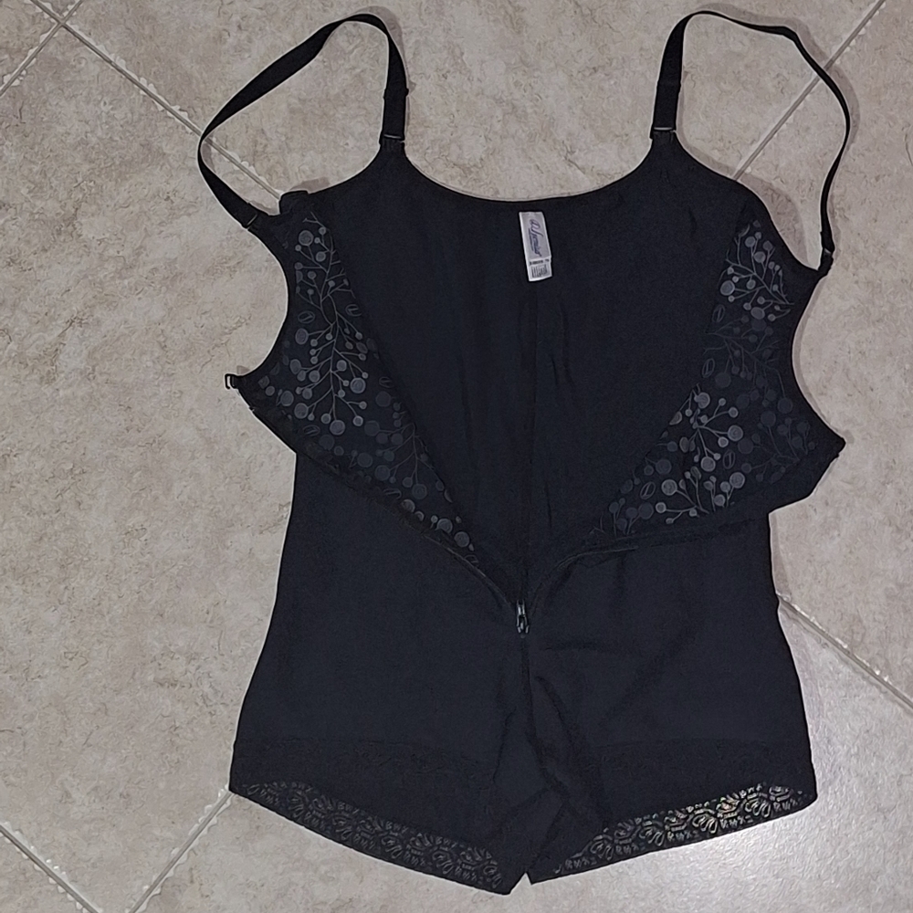 ❤️Leonisa Shapewear❤️ - Picture 11 of 14